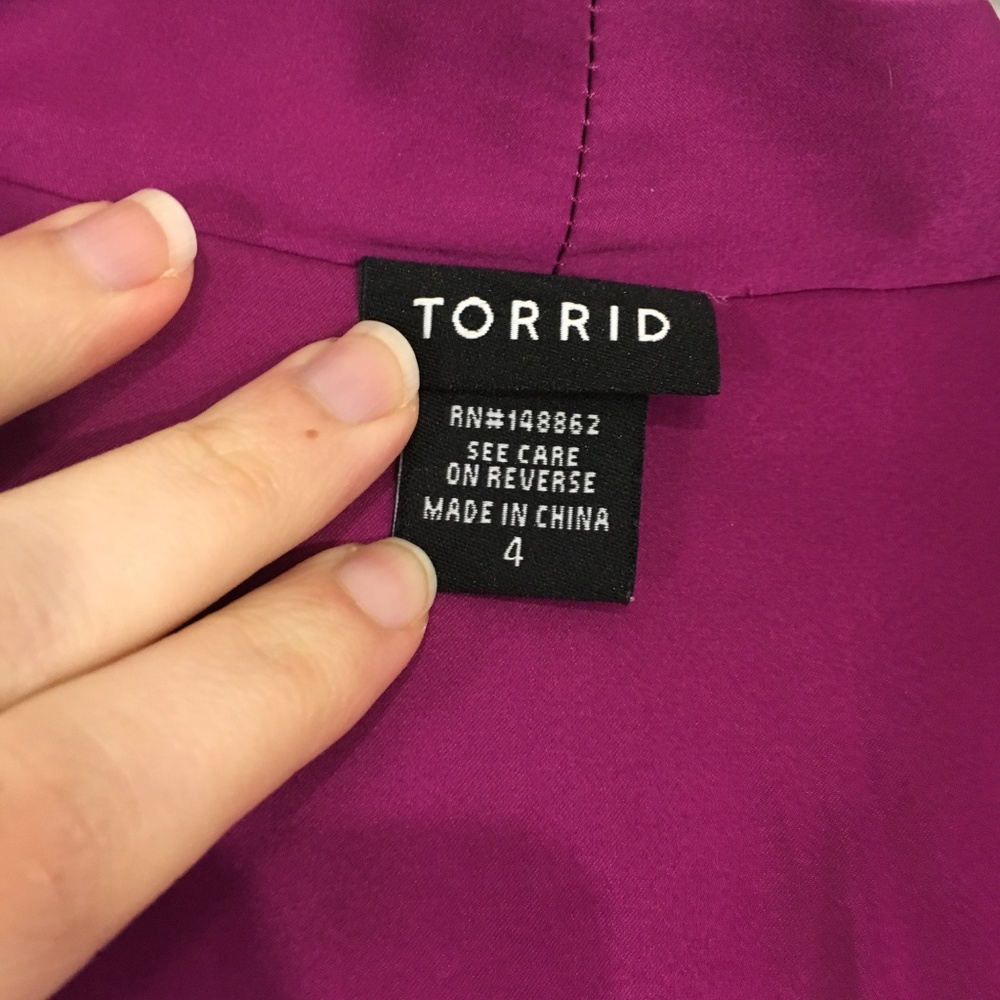 Torrid Purple Satin Surplice Blouse Tab Sleeves 4X - Picture 6 of 7